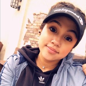 Meet your Posher, Lizbeth